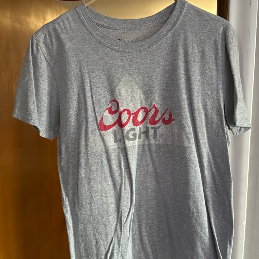 COORS LIGHT TSHIRT - SIZE MEDIUM